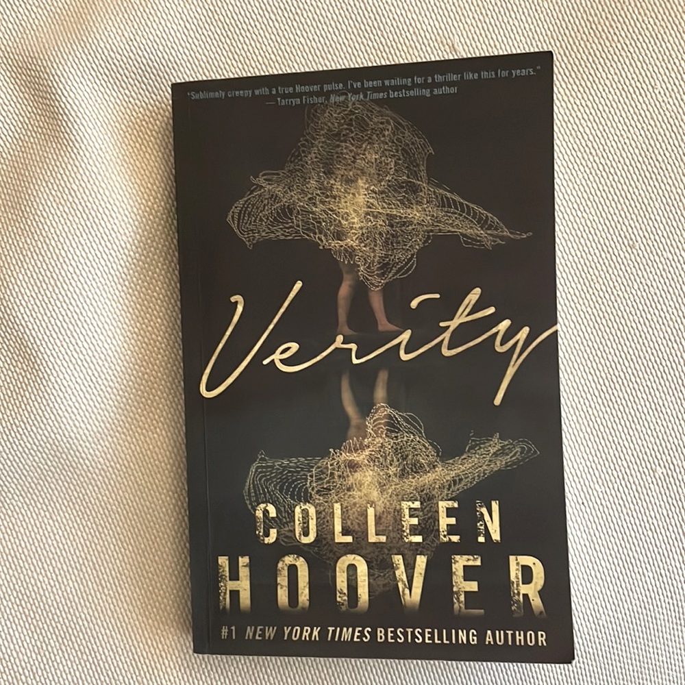Verity by Colleen Hoover paperback book